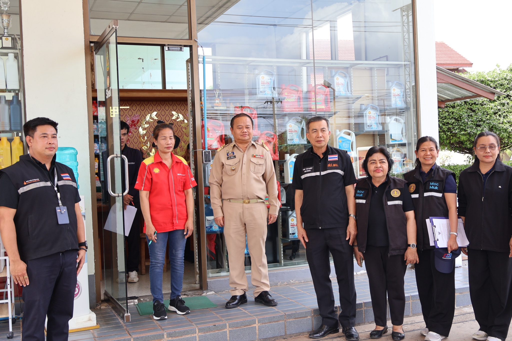 มุกดาหาร ลงพื้นที่ติดตามการจำหน่ายน้ำมันเชื้อเพลิง - การติดป้ายแสดงราคาน้ำมัน